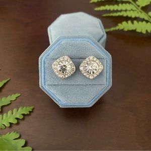 Square sparkly earrings